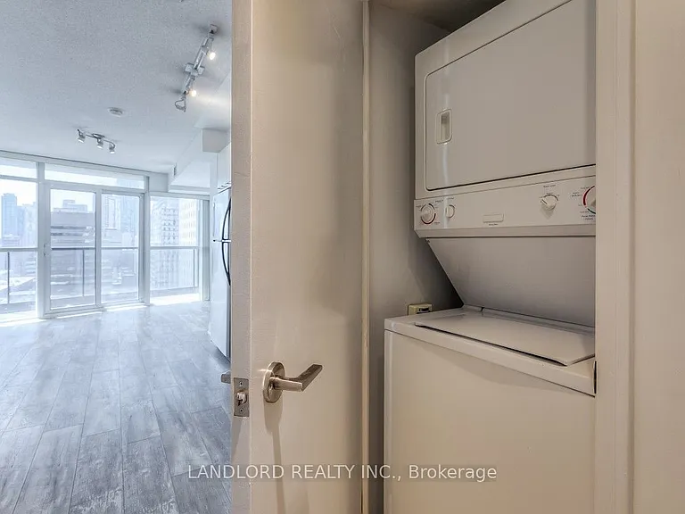 21 Carlton St #1408 — Photo 12