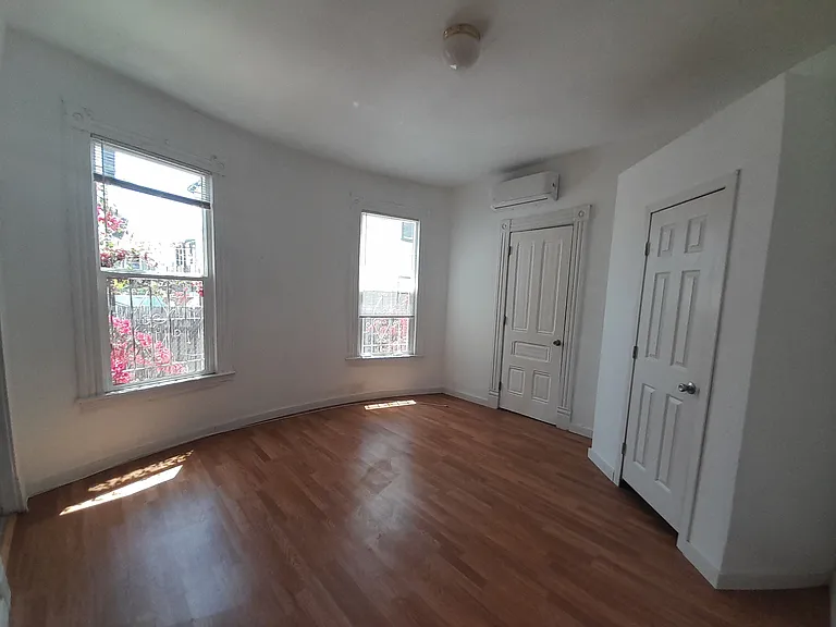 2644 Orchard Ave — Photo 5