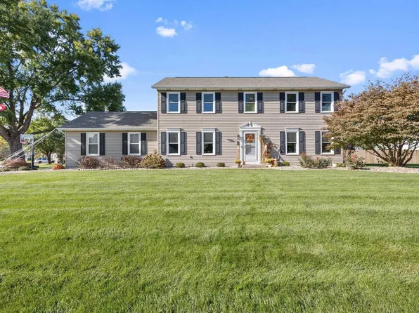 51635 Terri Brooke Dr, Granger, IN 46530