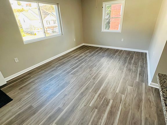 4th image of 71 Glenwood Ave