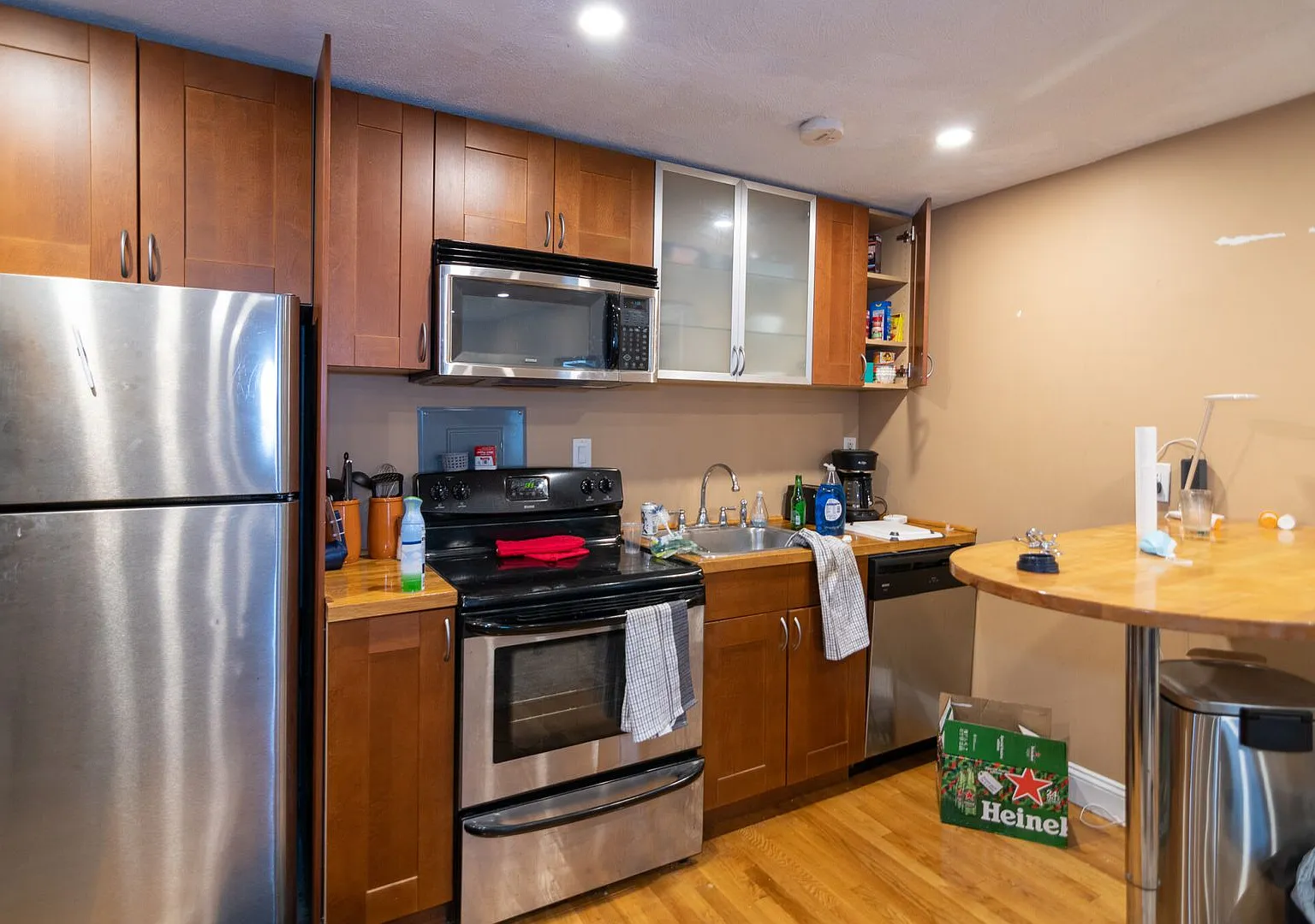 Avl NOW No Fee! Spacious 1BR near Packard's Corner, BU, with AC! — Photo 1