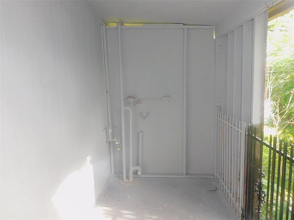 2nd image of 2810 McNay Dr Unit B