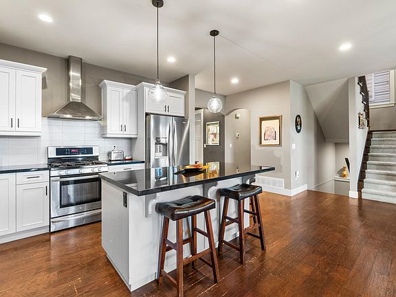 2nd image of 1386 Coast Meridian Rd