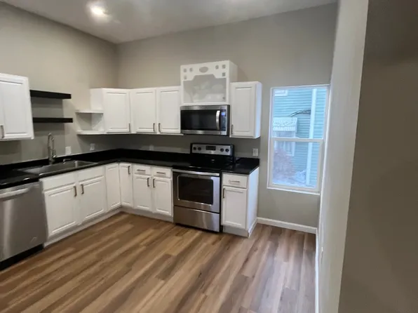 510 E Washington St #1, Pontiac, IL 61764