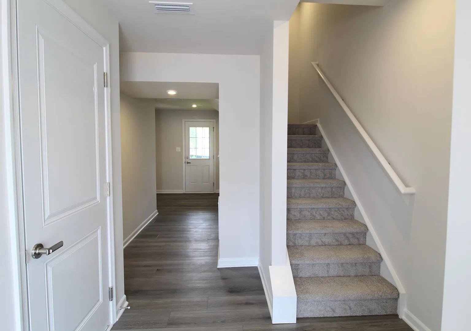 3 Bedroom 2.5 Bathroom new construction townhome for rent! — Photo 2