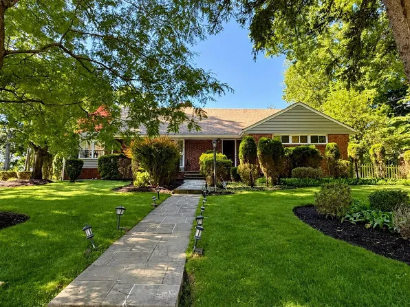 72 Foster Rd, Tenafly, NJ 07670