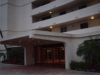 3rd image of 5200 N Flagler Dr APT 1402
