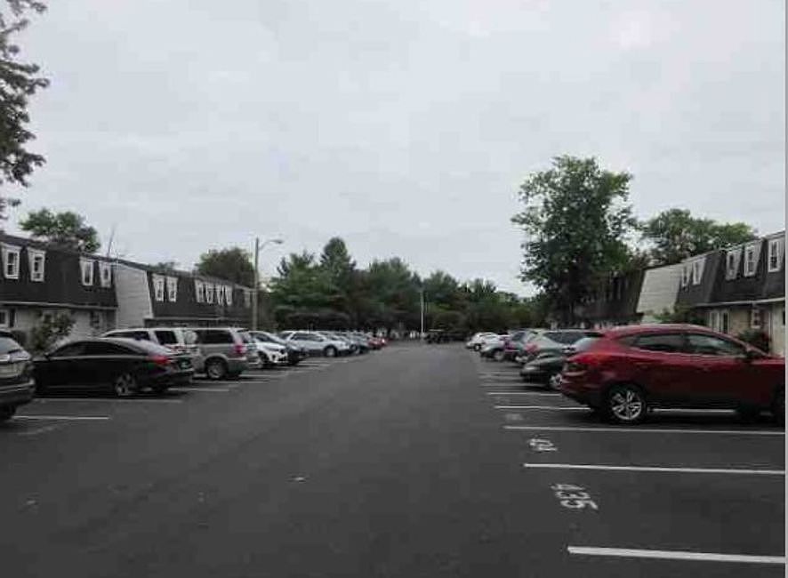 Exterior Neighborhood (street photo)