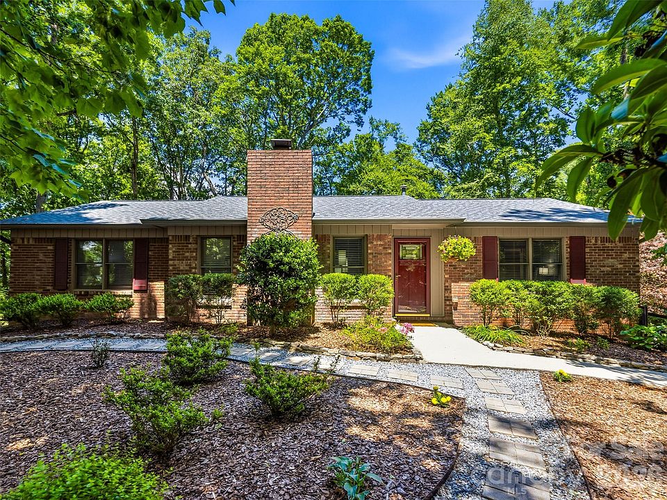 1st image of 518 Starmount Ln