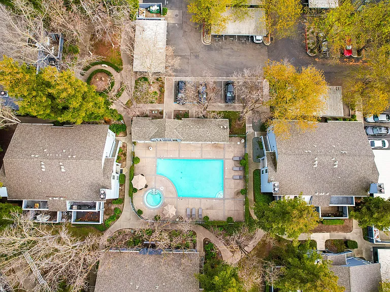 7126 Cross Creek Cir #D — Photo 53