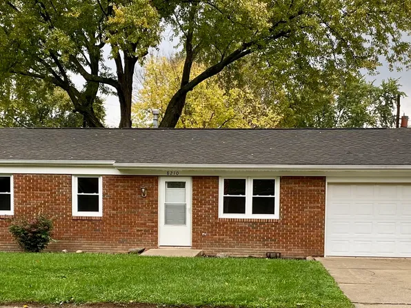 8210 W Fairview Dr, Yorktown, IN 47396