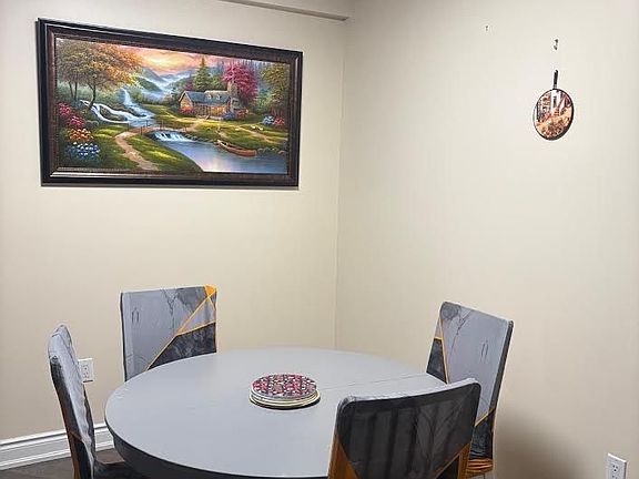 4th image of 4045 Upper Middle Rd #31