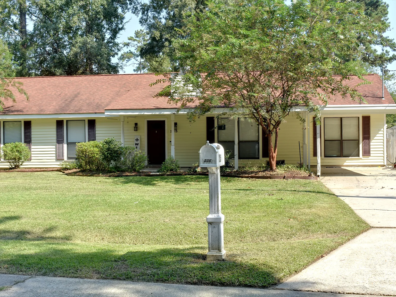 3 bed, 2075 sqft, $2,400 — Photo 1