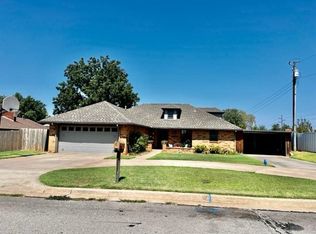 2809 Klump Dr, Clinton, OK 73601