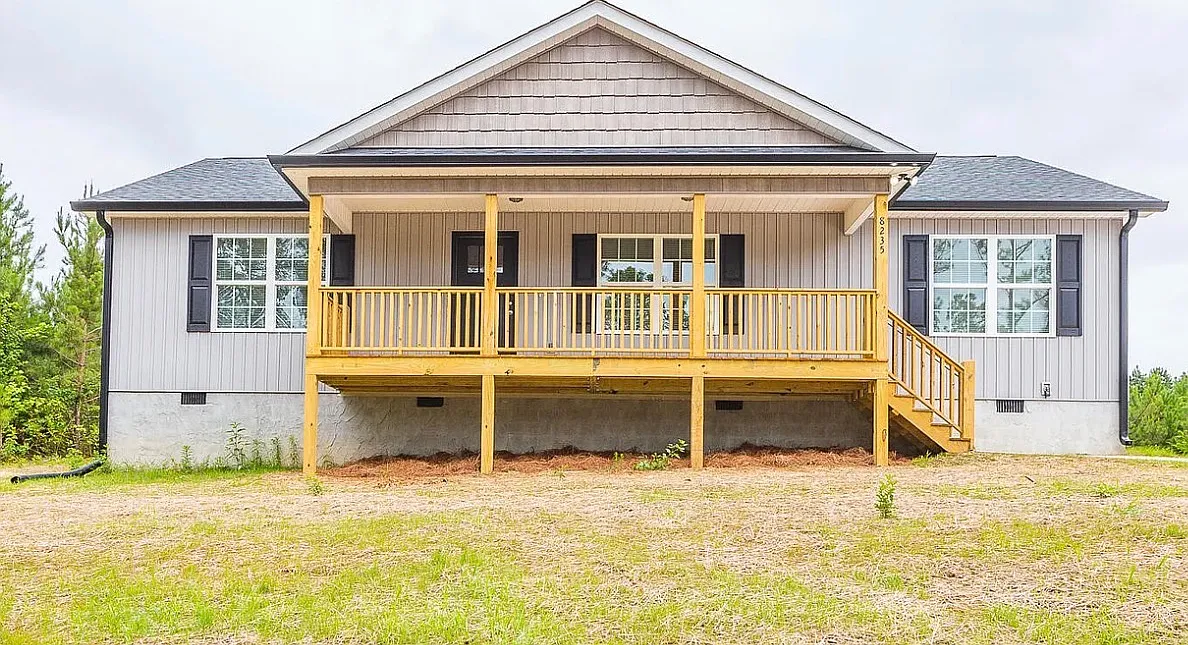 3 bed, 1525 sqft, $1,900 — Photo 1