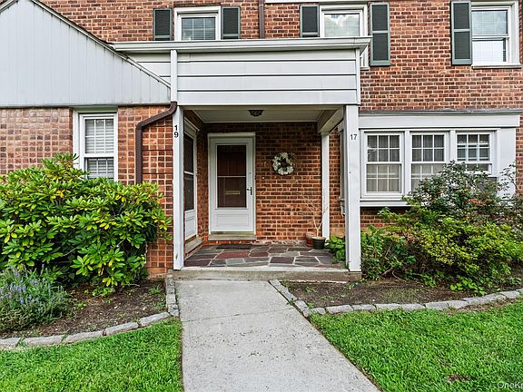 2nd image of 17 Robins Crescent #17