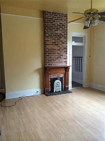 3 bed, 1.0 bath, 1400 sqft, $1,900 — Photo 2
