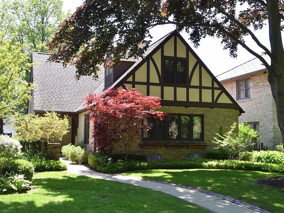 1st image of 733 E Beaumont Ave