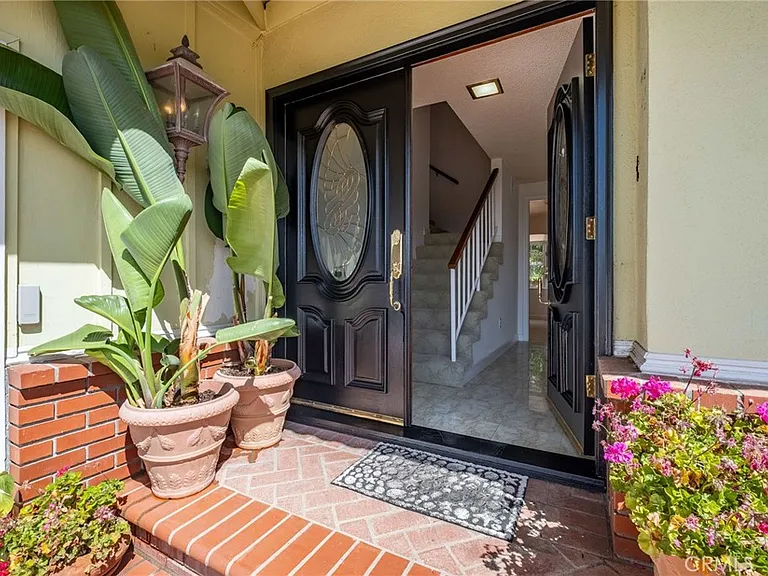 3675 Vigilance Dr — Photo 2