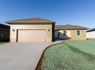 516 James St, Billings, MO 65610