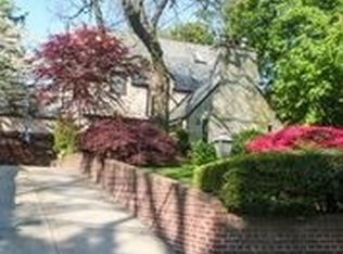 8114 Kent St, Jamaica, NY 11432