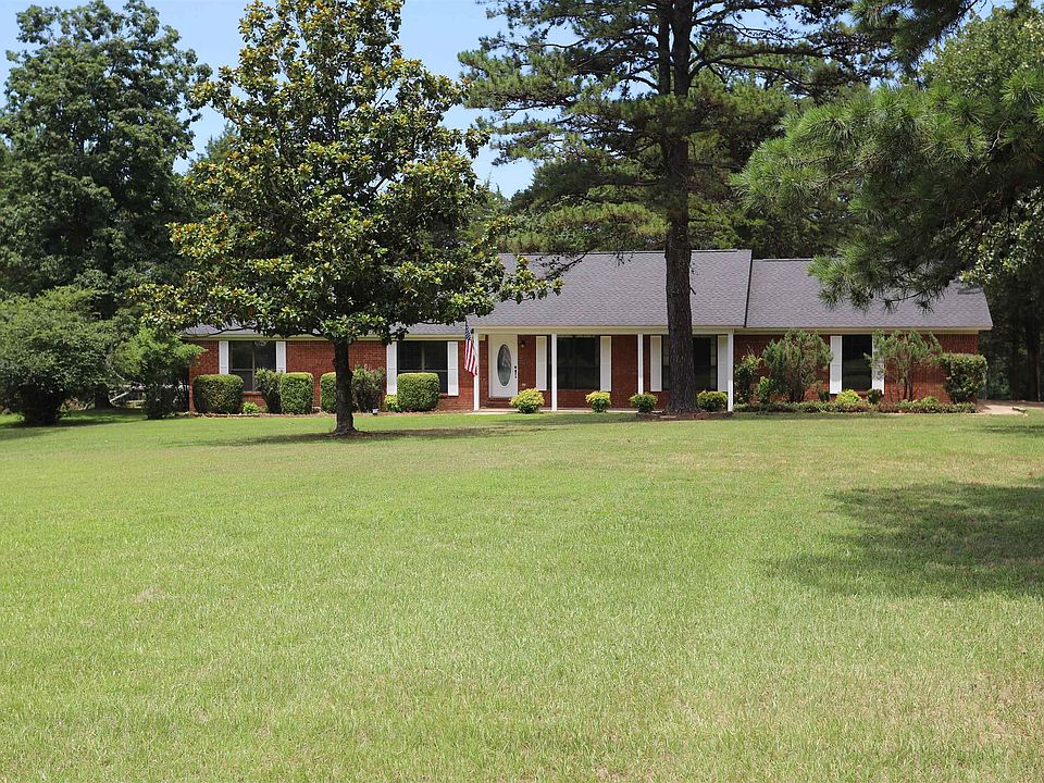 1st image of 827 N Sherman Cir