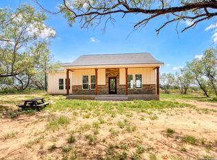 255 County Road 146, Floresville, TX 78114