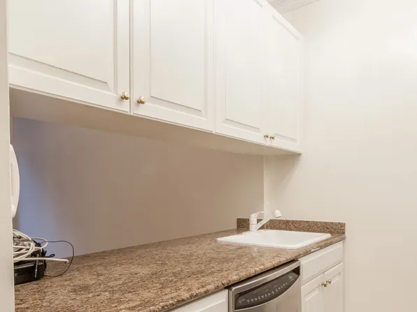 210 East 65th Street image 3 of 6