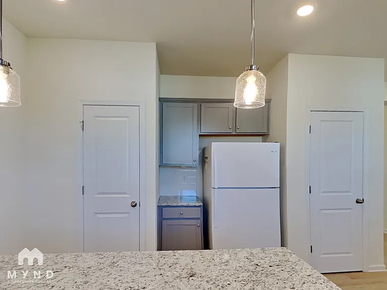1568 Banham Dr — Photo 6