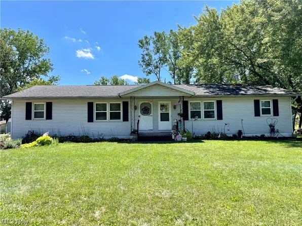 5242 Charm St SW, Canton, OH 44706