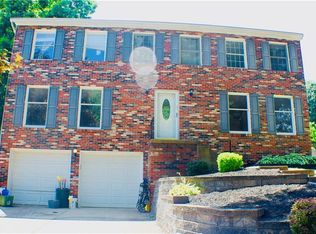 106 Bashford Dr, Coraopolis, PA