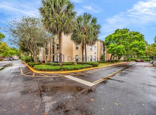 2451 Centergate Dr APT 305, Hollywood, FL 33025