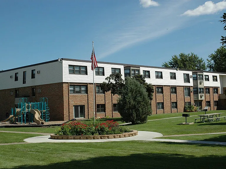 Ridgebrook Apartments — Photo 7