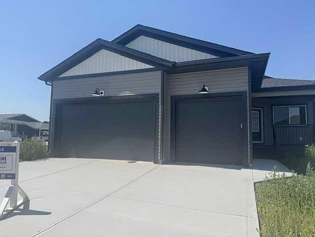 1st image of 32 E Sunrise Cres N