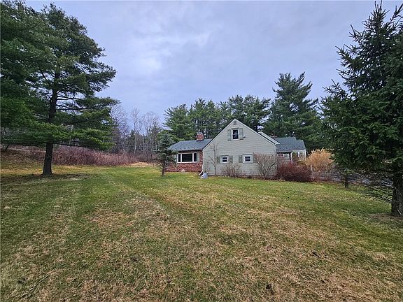 4th image of 344 Hillcrest Rd
