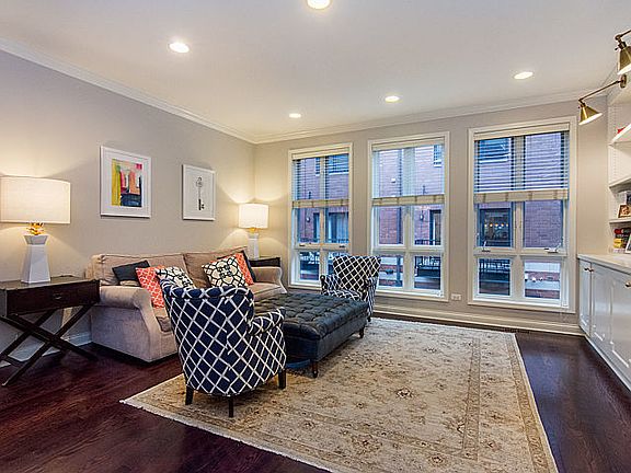 4th image of 3150 N Lakewood Ave #3