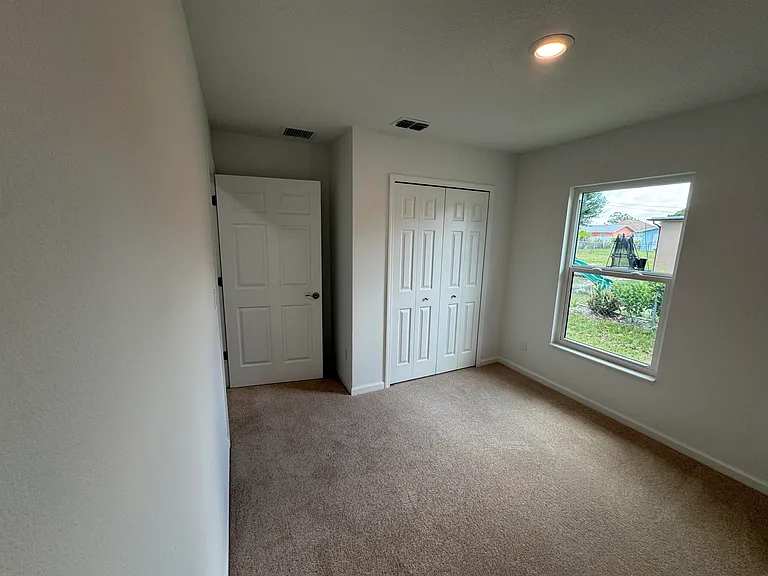 532 SW Buswell Ave — Photo 28