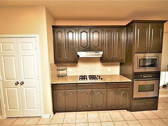 5th image of 1516 Somerset Dr