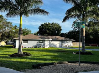 7920 Holiday Dr S, Sarasota, FL 34231