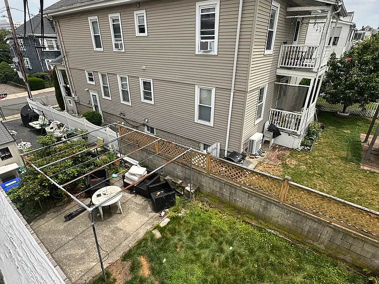 264 Market St — Photo 21