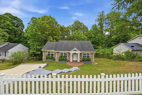 28 Cherry Laurel Dr Photo 1