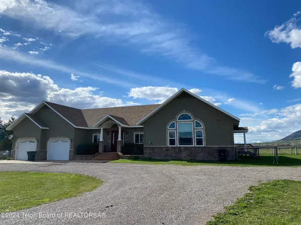 827 Lost Creek Rd, Thayne, WY 83127