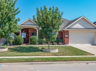 1913 Winter Hawk Dr, Fort Worth, TX 76177