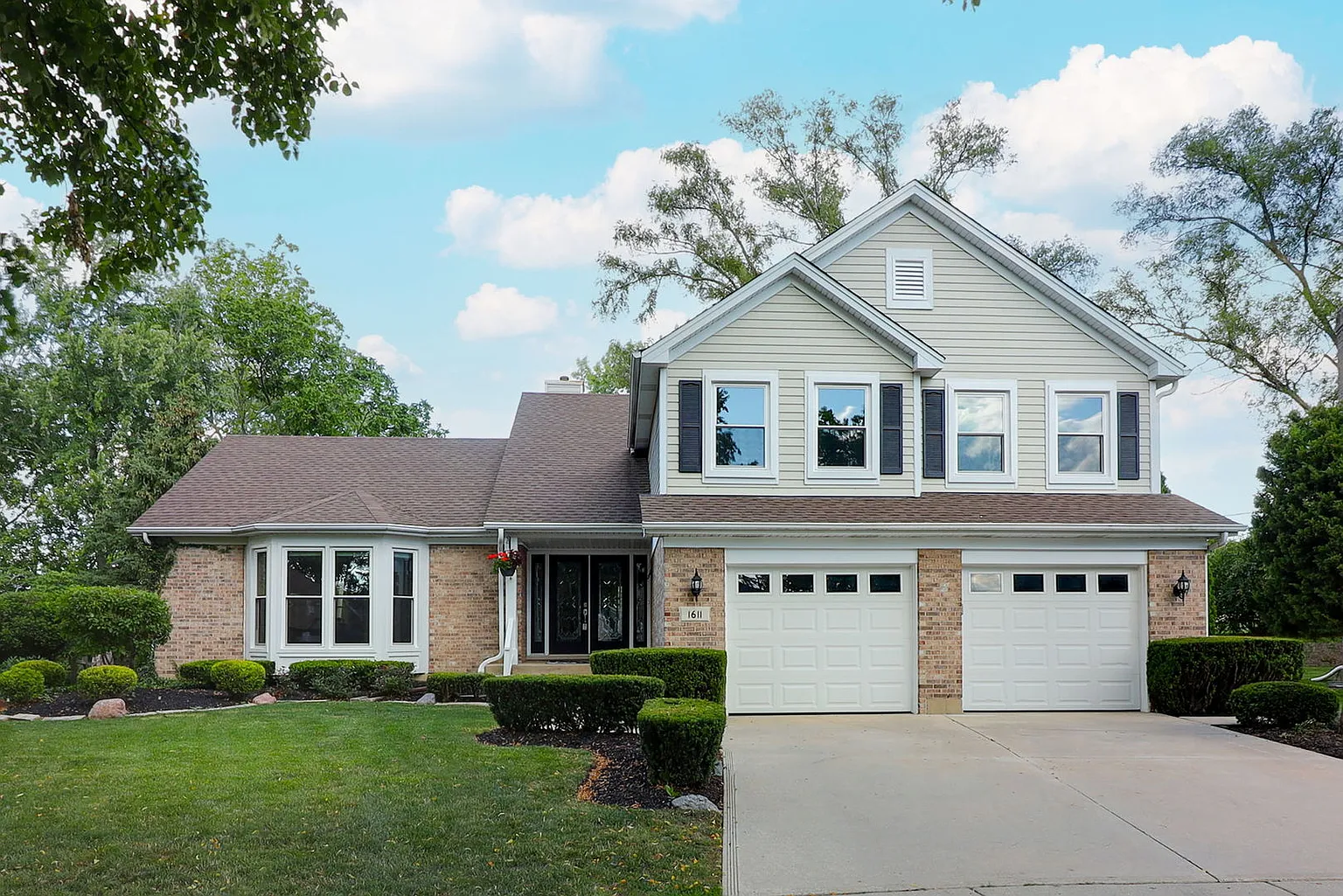 1611 Ainsley Ln photo 1