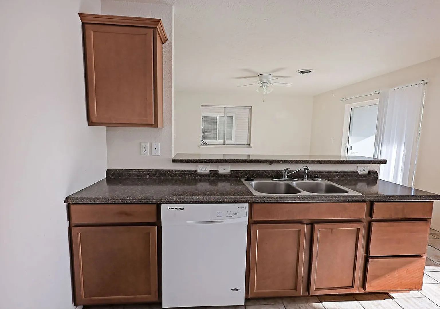 263 Robbins Ave — Photo 3