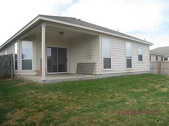 2nd image of 1004 Fort Apache Dr