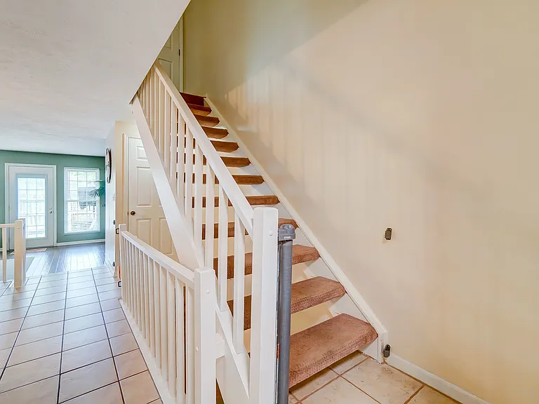 8064 Hetz Dr — Photo 21