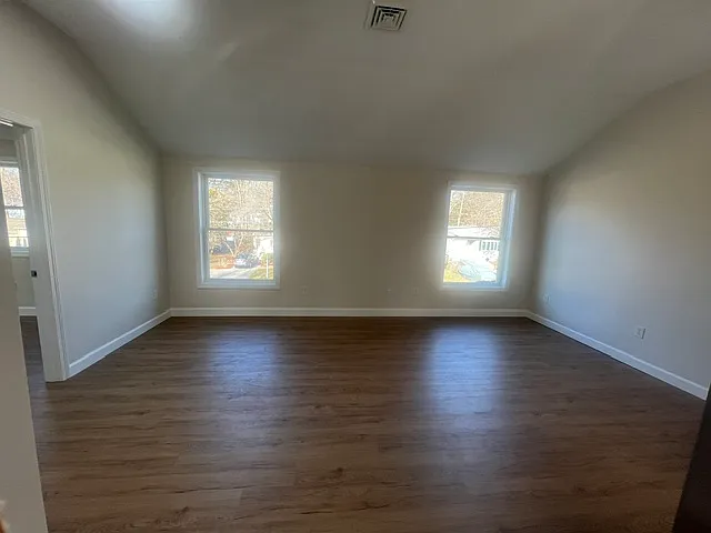 26 Budron Ave #B — Photo 5