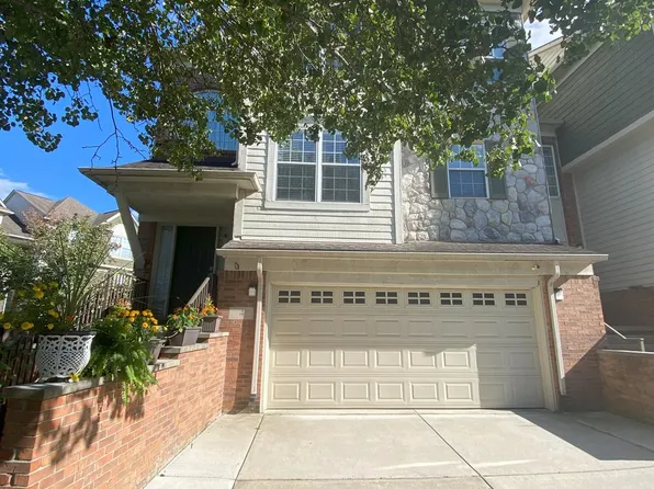 4 Bradford Ct, Dearborn, MI 48126
