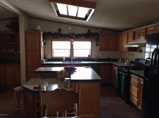 3285 Four Pawz Trl, Lowell, MI 49331